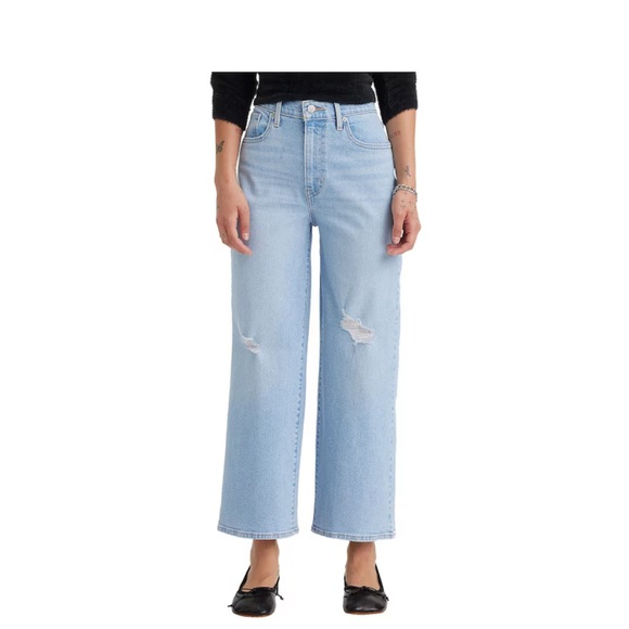 Levi's High-Rise Wide-Leg Jeans in Light Blue Denim - Picture 2 of 8